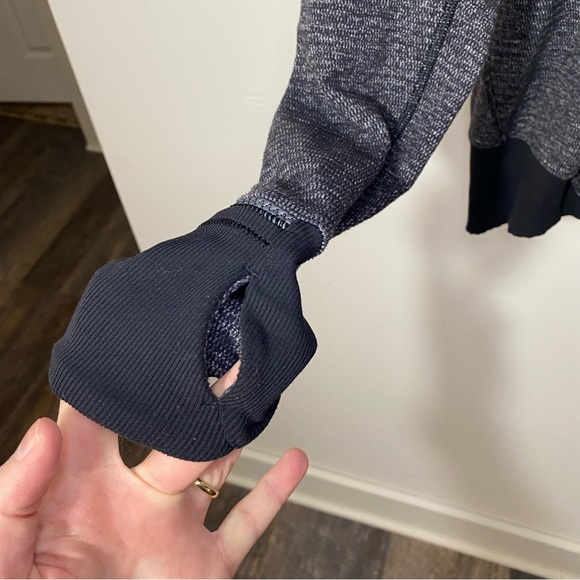 Lululemon Long Sleeve Half Zip Size 4 - Runderful gray grey - Picture 5 of 8